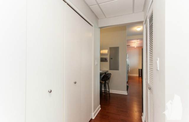 1201 South Prairie Avenue Gallery 4