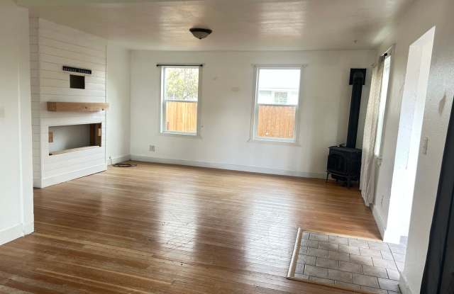 3BR House Available Off Centennial Gallery 4