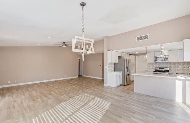 323 Quito Court - 323 Quito Court, Henderson, NV 89014