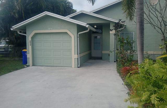 4850 SE Salvatori RD - 4850 Southeast Salvatori Road, Port Salerno, FL 34997