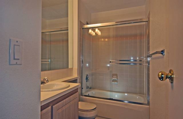 12720 NE 10th Place #D202 Gallery 2