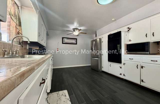 3 bed, 2 Bath Beauty Close to UA! Gallery 3