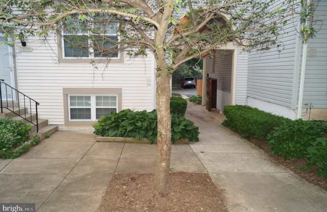 5884 BRIDGETOWN COURT Gallery 3