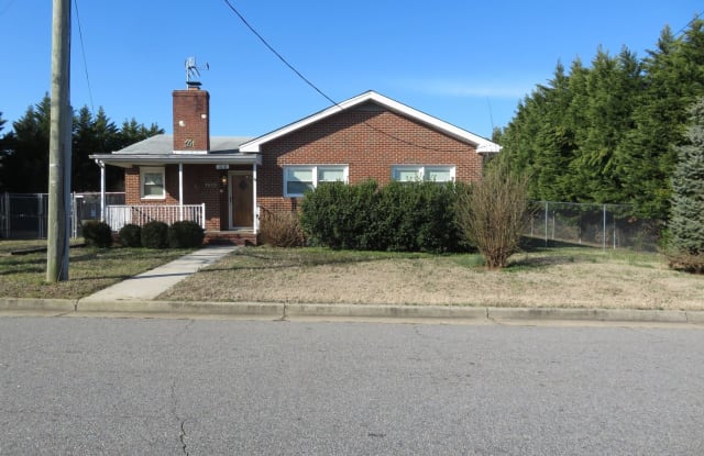 1618 Franklin Ave - 1618 Franklin Avenue, Colonial Heights, VA 23834