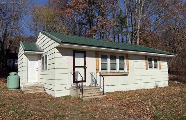 42 Woodland Avenue - 42 Woodland Avenue, Laconia, NH 03246