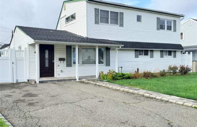4 Carriage Ln Gallery 1