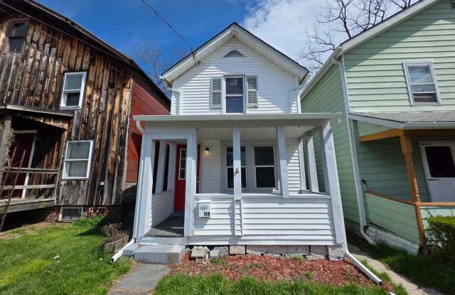 Beautiful Waterside 3 bedroom Single-Family Home - Catskill, NY photos photos