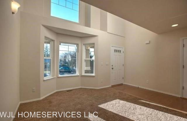 2916 NE 5th Pl Gallery 2