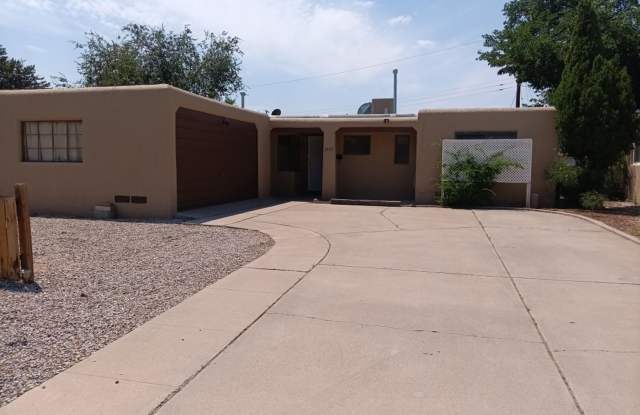 3 Bedroom, 2-Bathroom in the NE Heights, Close to Everything. photos photos