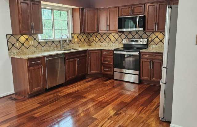 5722 BELCHER FARM Drive Gallery 3