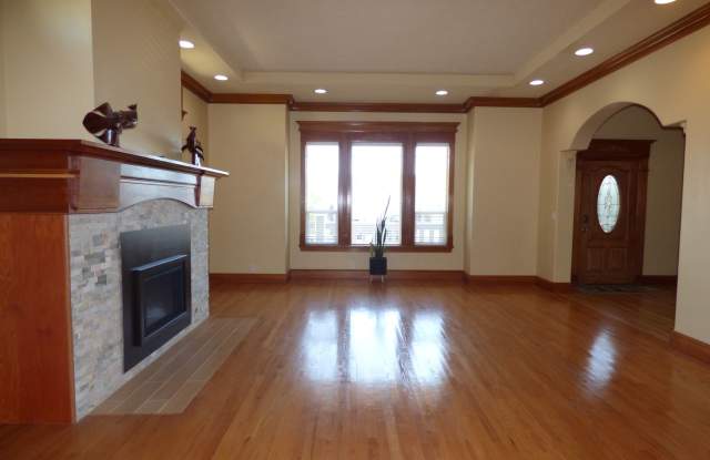 6 bed 2.5 bath home in Northeast Salem Gallery 4
