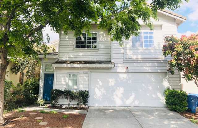 Beautiful 4 Bd/2.5 Ba, 1806 sf single-family house in Walnut Creek available now! photos photos