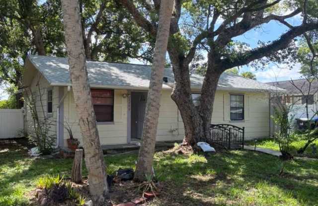 charming 3 bed/ 2 bath photos photos