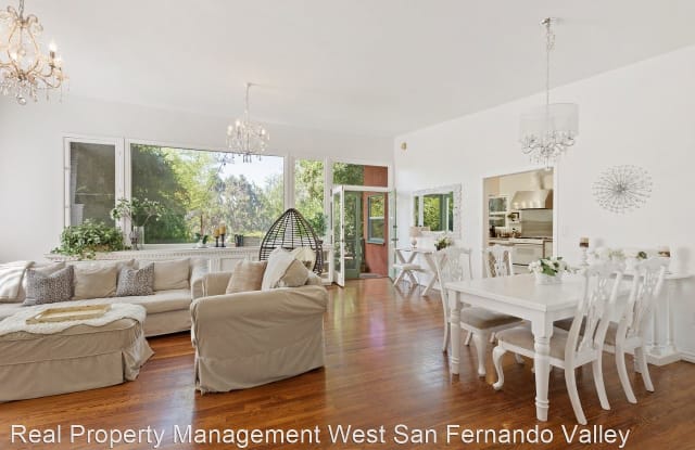 3690 Fredonia Dr - 3690 Fredonia Drive, Los Angeles, CA 90068