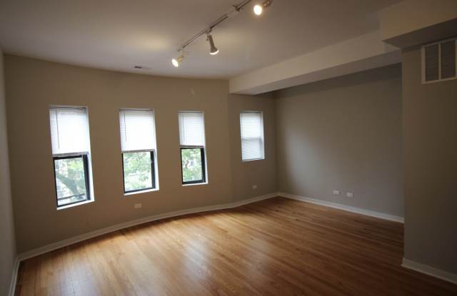 6449 N Claremont Ave Gallery 2