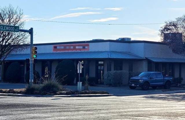 4200 Maple Ave unit: 107 photos photos