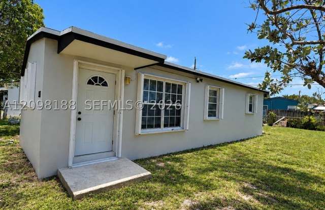 1511 N 70th Ter Gallery 2
