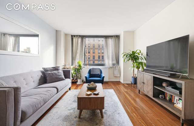 2025 Broadway Gallery 2