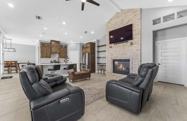 1001 Sparhawk Dr Gallery 2