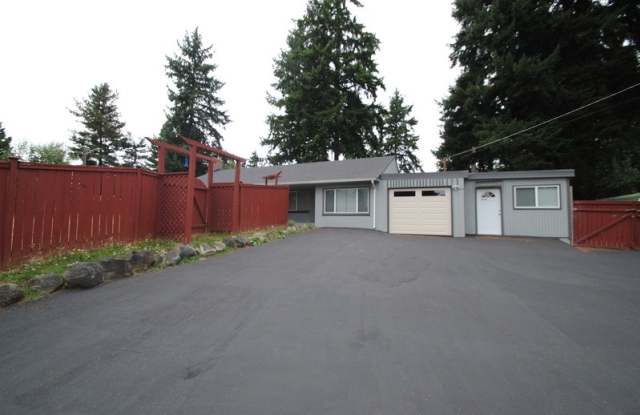 13746 Roosevelt Wy N - 13746 Roosevelt Way North, Seattle, WA 98133