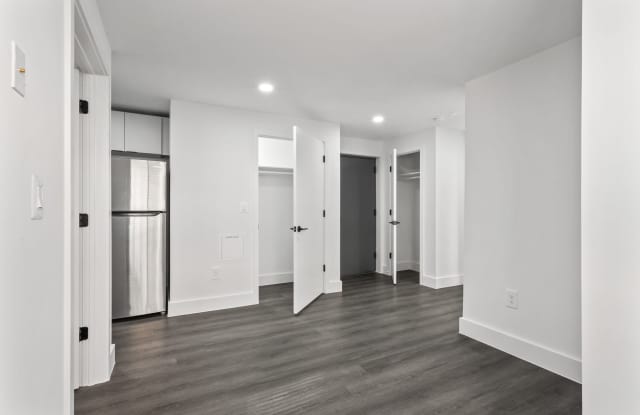 A charming apartment community ideally located along 14th Street NW Gallery 2