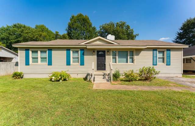 Move-In Ready Comfort – 4 Bed, 2 Bath! photos photos