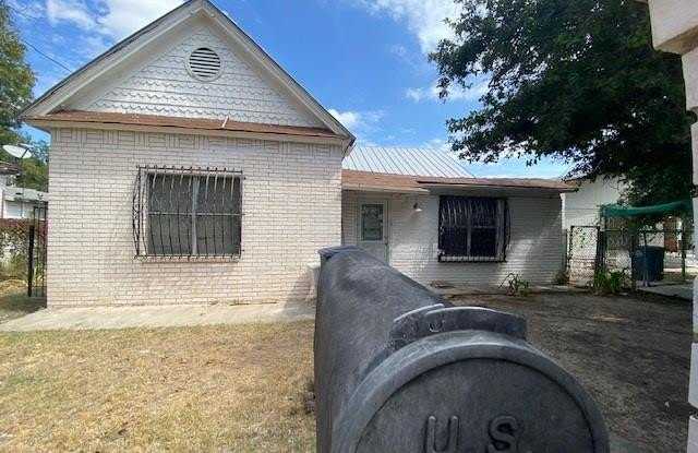 548 CEYLON STREET - 548 North Ceylon Street, Eagle Pass, TX 78852