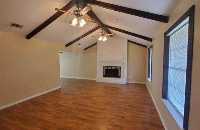 423 Everest Court Gallery 3