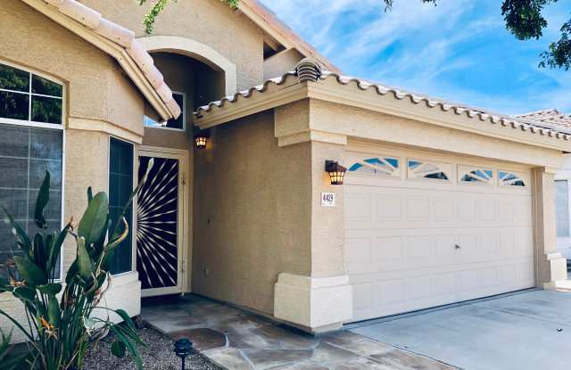 4429 E DESERT WIND Drive Gallery 2