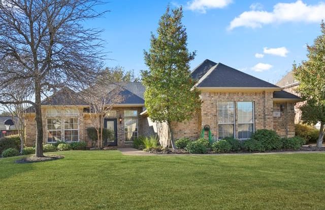 725 SAXON Trail - 725 Saxon Trail, Southlake, TX 76092