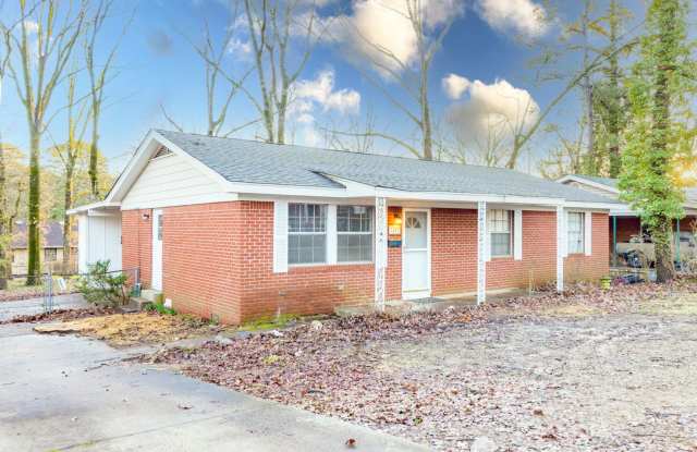 7207 L Street Little Rock AR. 72207 www.rockcityrentals.com photos photos