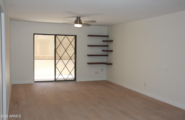 1920 W LINDNER Avenue Gallery 2