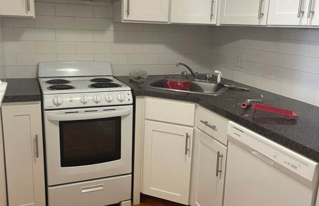 No Fee Massive 2 bed with New floors, kitchen and paint, AC VERY SUNNY!!  PARKING INCLUDED Gallery 3