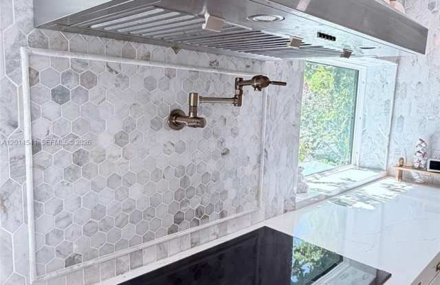 7985 SW 136th St photos photos