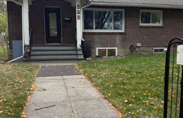 4 Bedroom 2 Bath Gallery 1