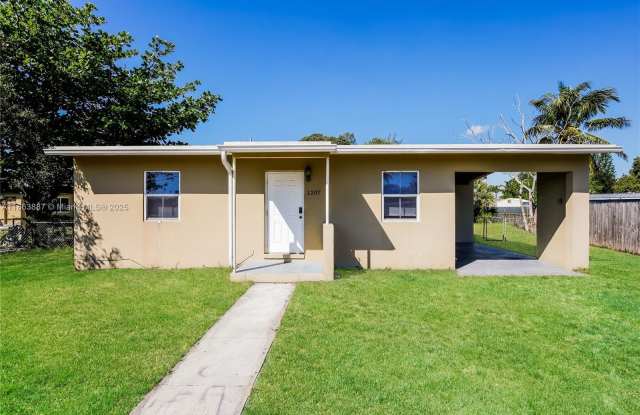 1207 NW 13th Ln - 1207 Northwest 13th Lane, Fort Lauderdale, FL 33311