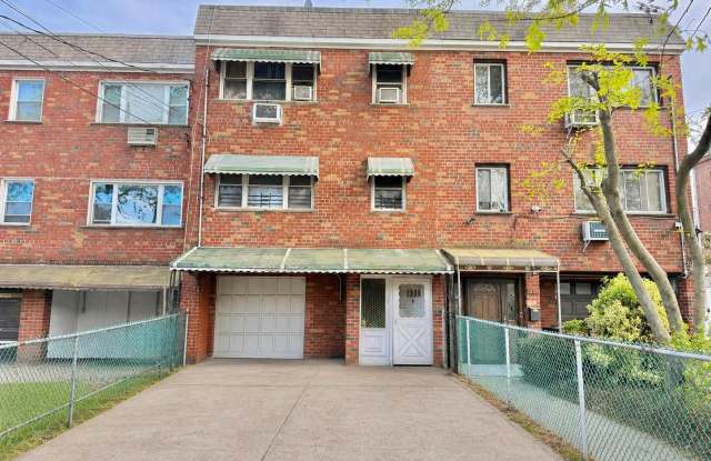 1958 Burke Avenue photos photos
