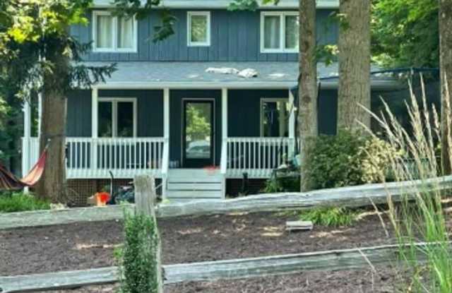 3 Bedroom || 3 Bathroom Home with Basement Master Suite photos photos