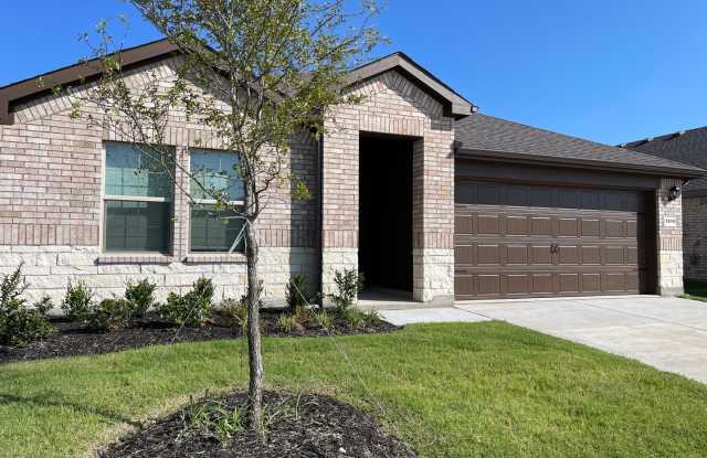 AVAILABLE NOW 4 BEDROOM 2 BATH NEW CONSTRUCTION HOME IN CLEBURNE - 1616 Strath Street, Cleburne, TX 76033