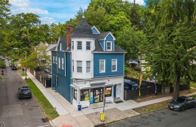 67 Oak St photos photos