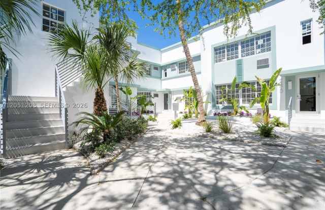 2420 Flamingo Dr photos photos