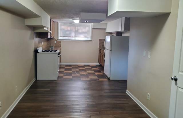 616 S 37th St photos photos
