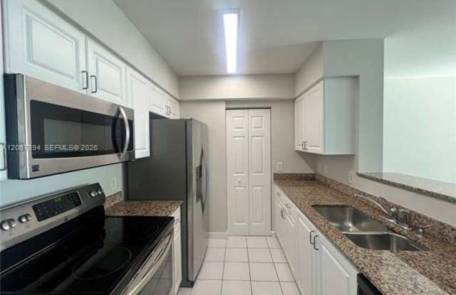 1155 Brickell Bay Dr cu-1607, Miami, FL 33131 Gallery 1