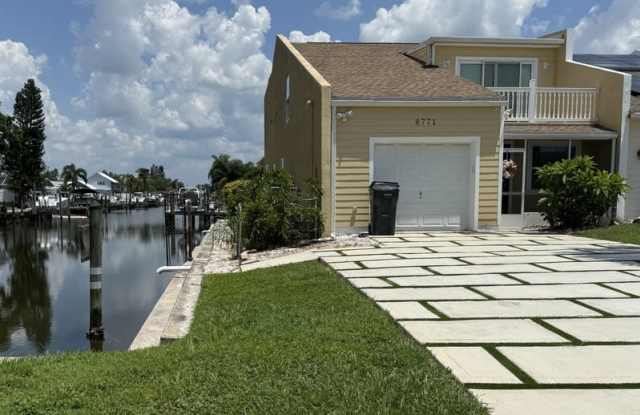 8771 Bay Pointe Drive - 1 photos photos