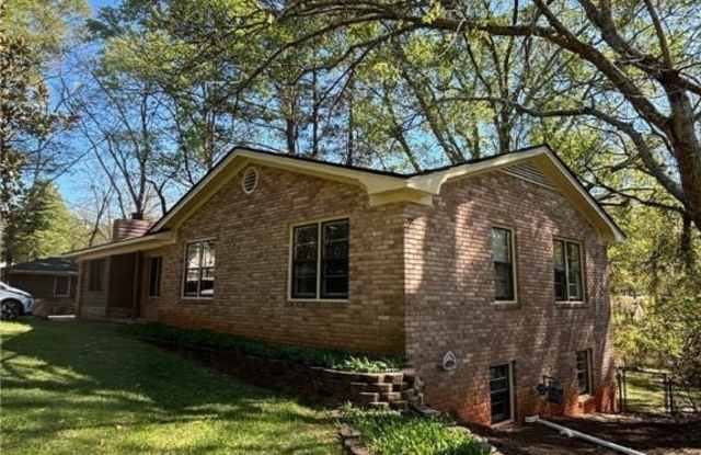 125 Hunt Road Gallery 3