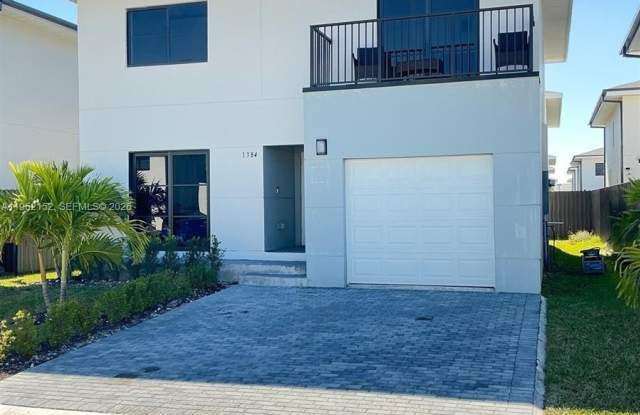 1384 NW 2nd Ter photos photos