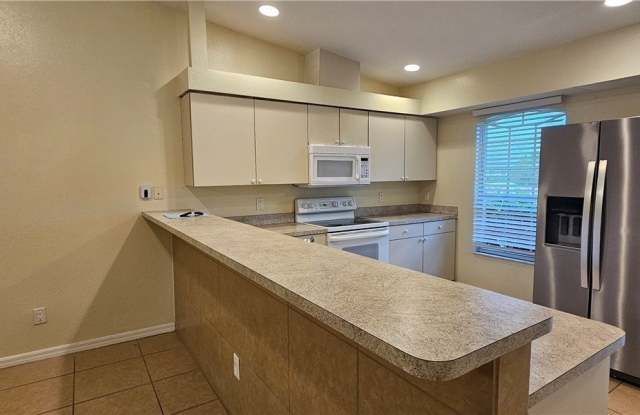 1628 SW Santa Barbara Place Gallery 4