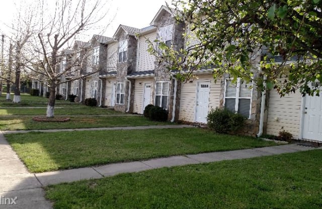 610 S Main St 29 - 610 South Main Street, Mooresville, NC 28115
