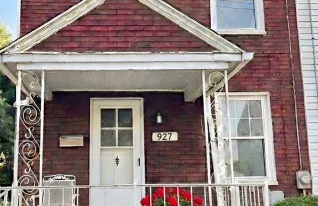 3 Bed / 1 Bath Townhouse in Clairton photos photos