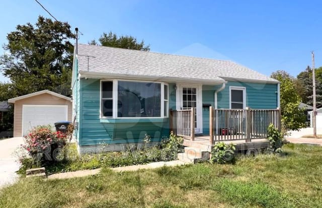 3846 48th Pl - 3846 48th Place, Des Moines, IA 50310